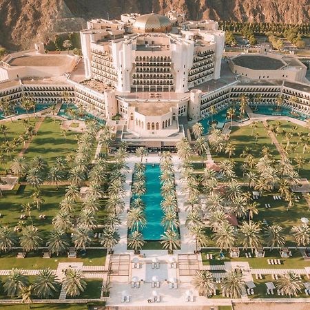 Al Bustan Palace, A Ritz-Carlton Hotel Muskat Bagian luar foto The Oberoi Dubai