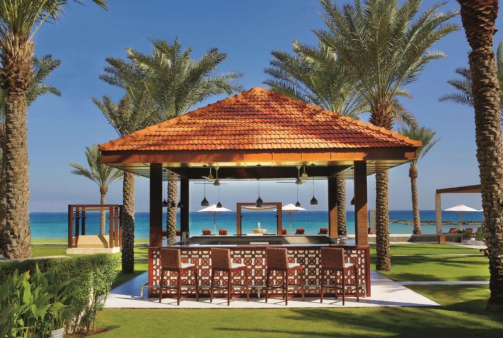Al Bustan Palace, A Ritz-Carlton Hotel Muskat Bagian luar foto The Beach Club