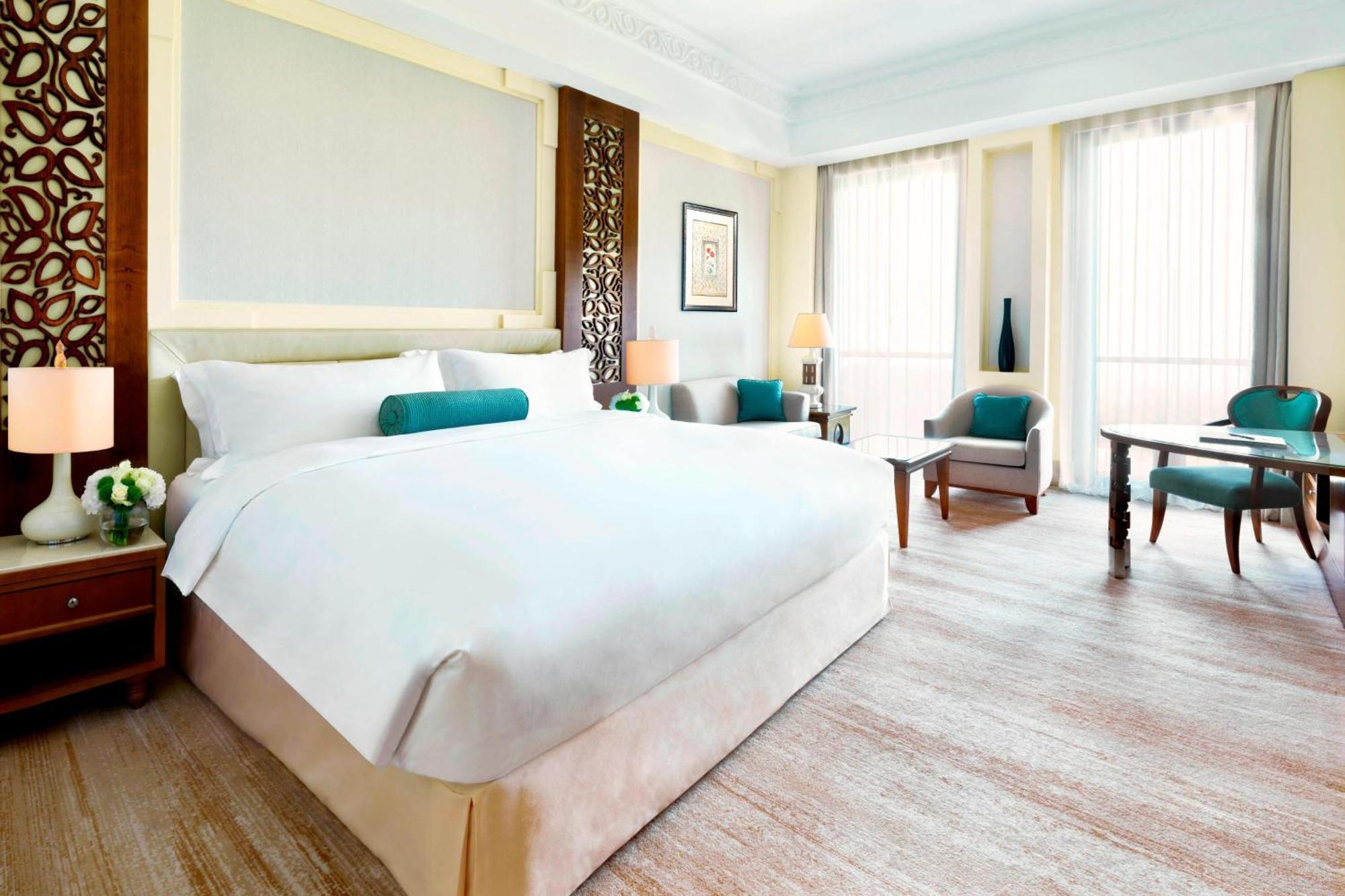 Al Bustan Palace, A Ritz-Carlton Hotel Muskat Bagian luar foto Deluxe Room