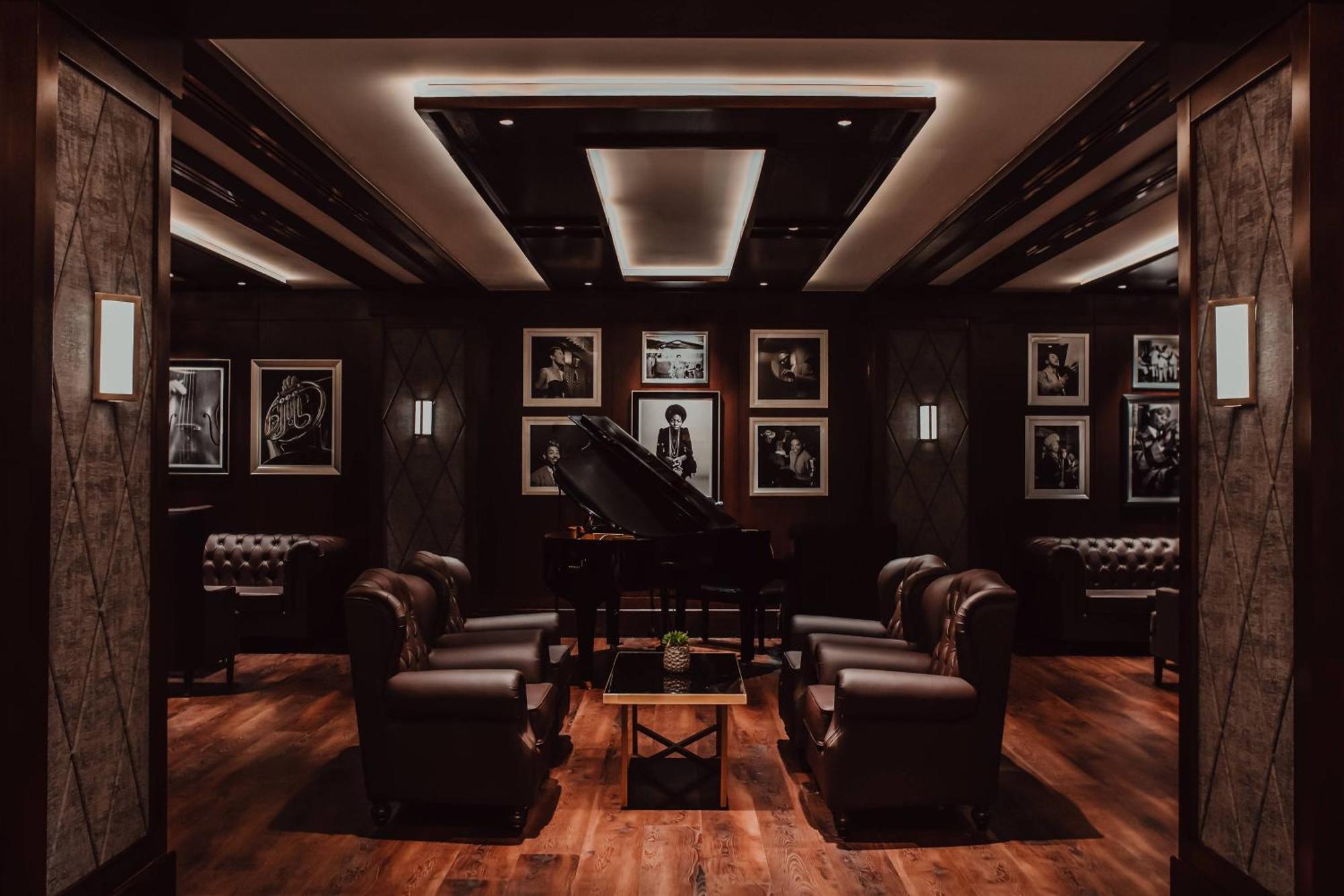 Al Bustan Palace, A Ritz-Carlton Hotel Muskat Bagian luar foto The interior of the lounge
