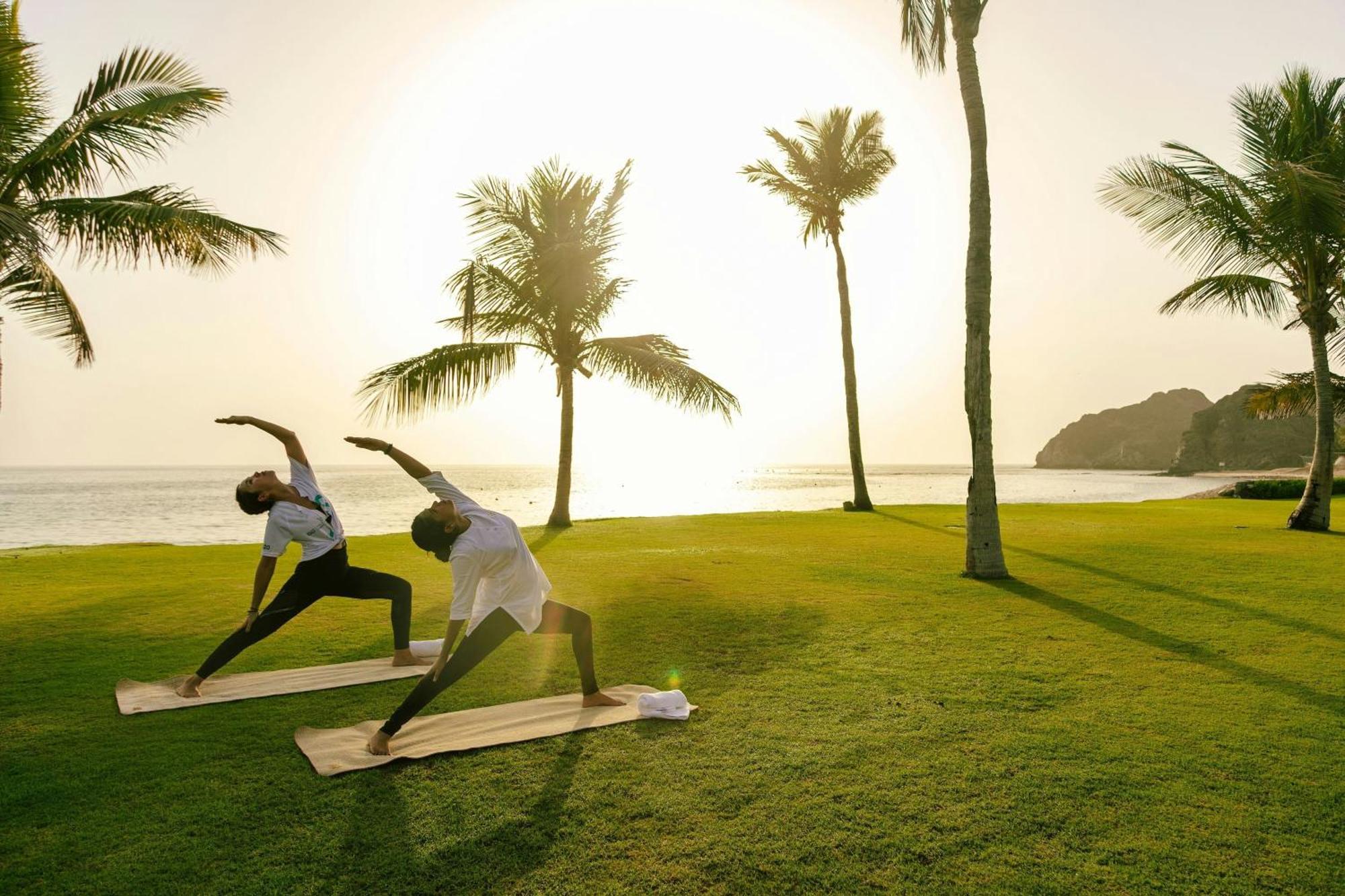 Al Bustan Palace, A Ritz-Carlton Hotel Muskat Bagian luar foto The Bvlgari Resort, Dubai