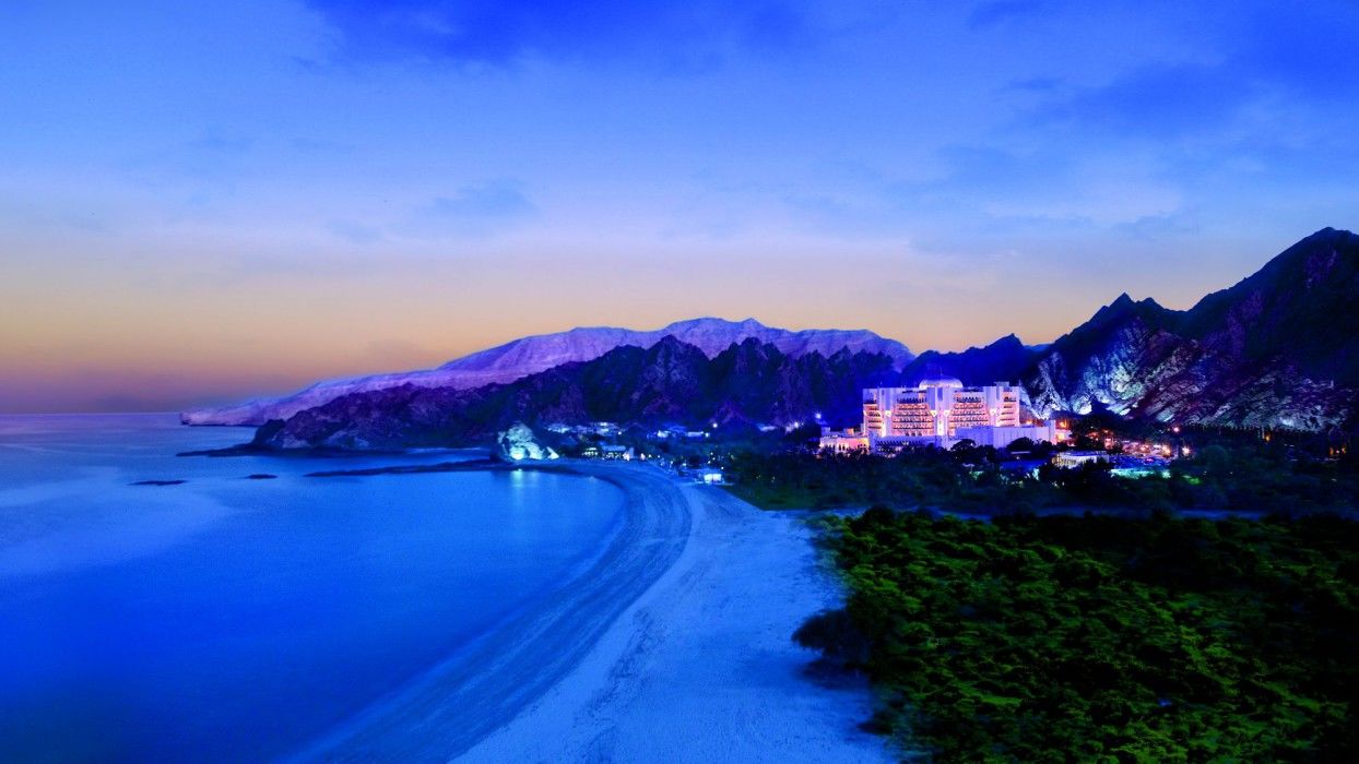 Al Bustan Palace, A Ritz-Carlton Hotel Muskat Bagian luar foto The Bay of Naples